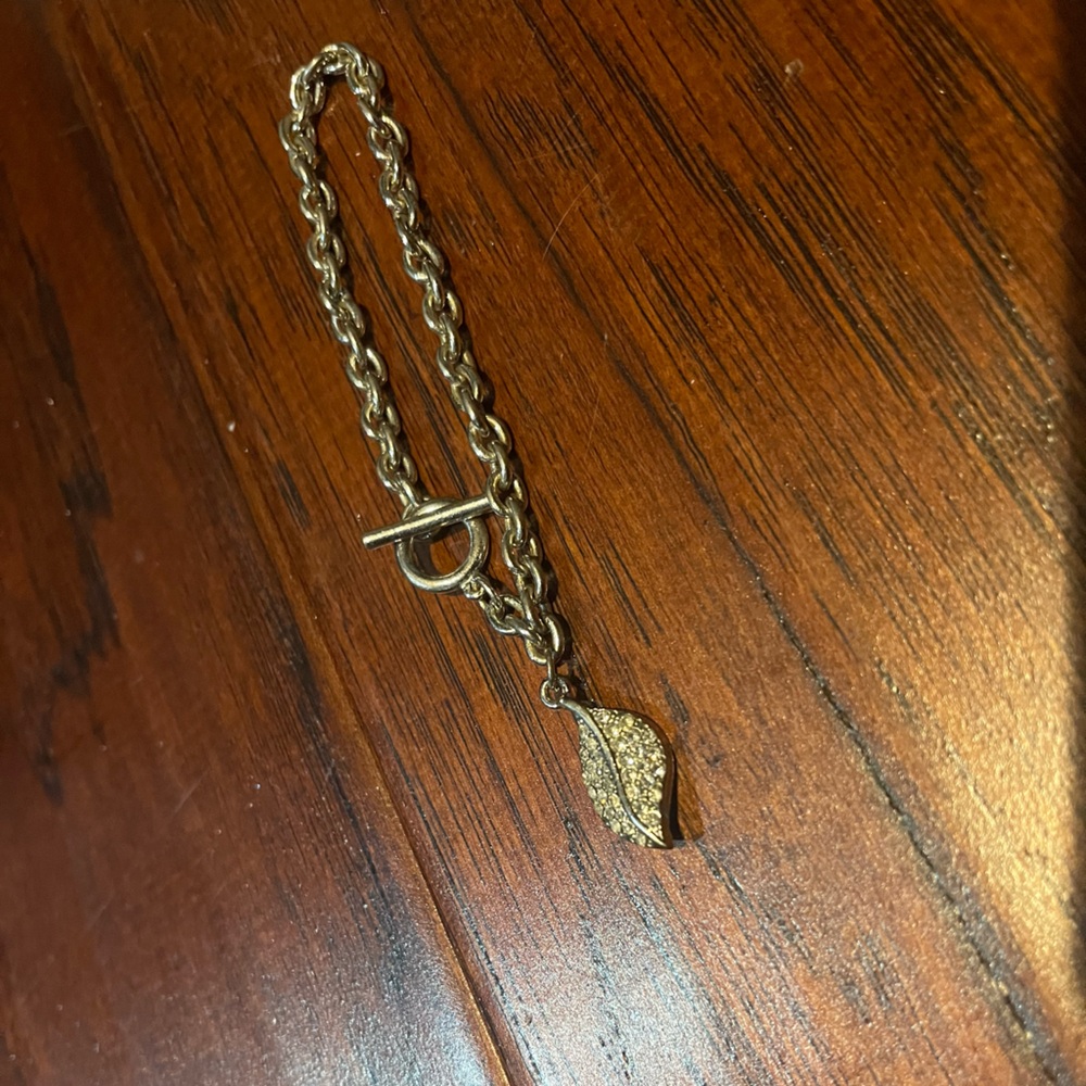 Sparkly leaf bracelet
